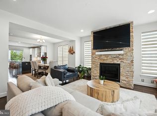 610 Watermans Dr, Woodbridge, VA 22191