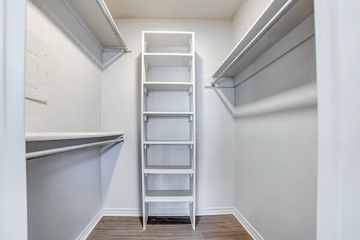 2628 E 8th St #5 — Photo 9