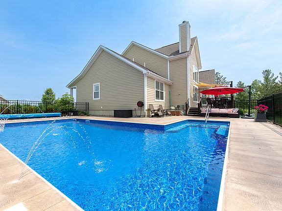 2nd image of 861 Royal Oak Dr