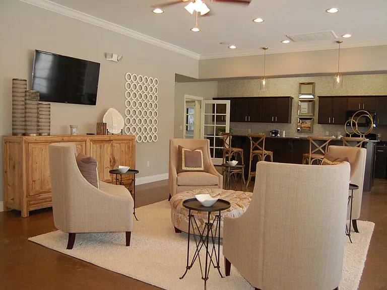 Riverscape Apartment Homes — Photo 4