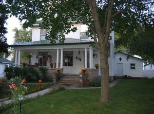 404 Center St, Wonewoc, WI 53968
