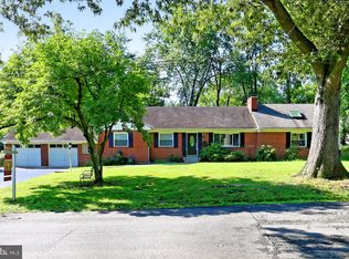 6725 Princess Anne Ln, Falls Church, VA 22042