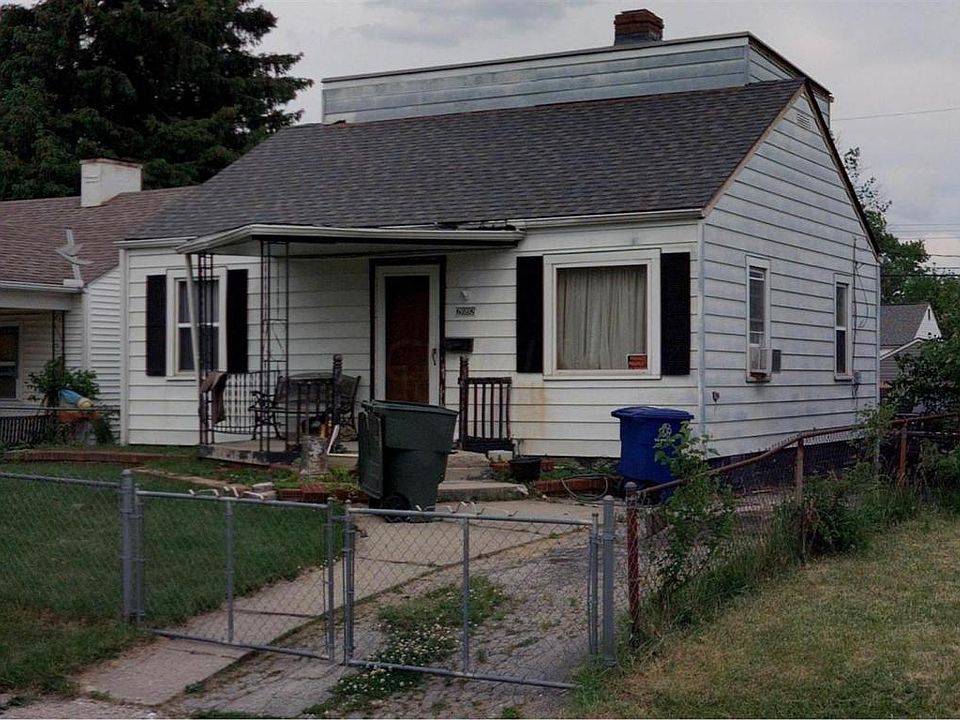 1st image of 2692 Hiawatha St