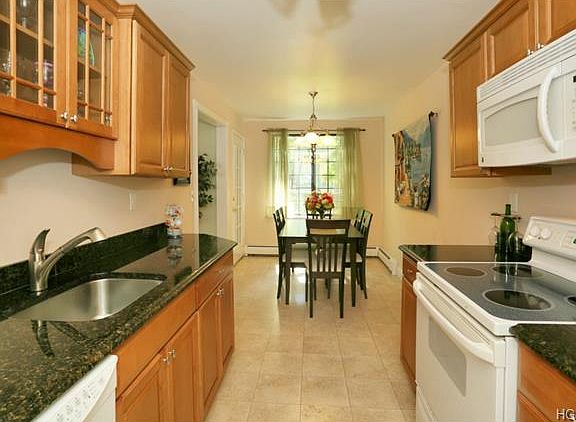 3rd image of 8-2 Foxwood Dr