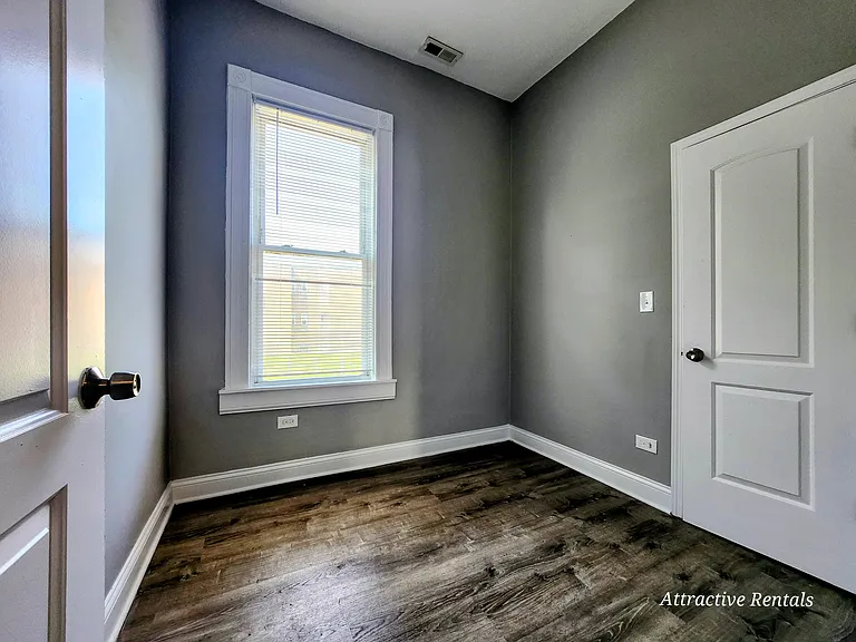 5700 S Wabash Ave #1 — Photo 13