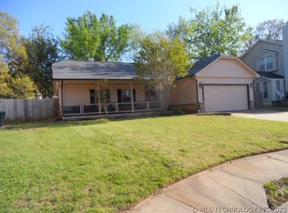 204 W 33rd Pl, Sand Springs, OK 74063