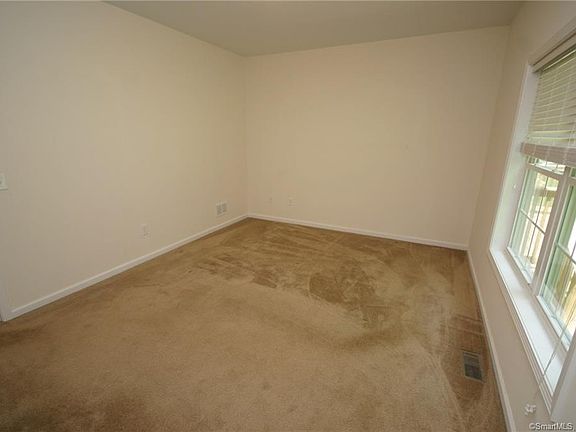 5th image of 39 Belvedere Dr