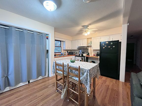 4th image of 107 Goddard Ave