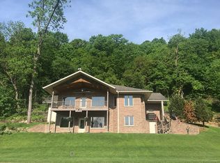 326 Great River Rd, Guttenberg, IA 52052