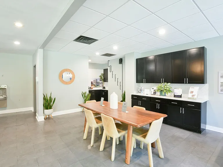Iris Luxury Apartments — Photo 28