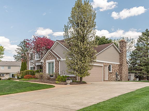3rd image of 22432 Heatherwood Ct