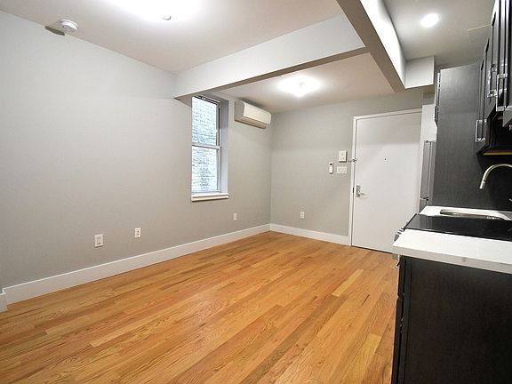 3rd image of 1864 Harrison Ave #2C
