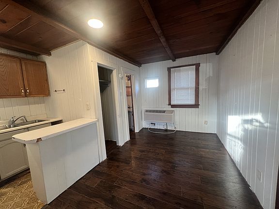 2nd image of 920 Greenville Hwy #15