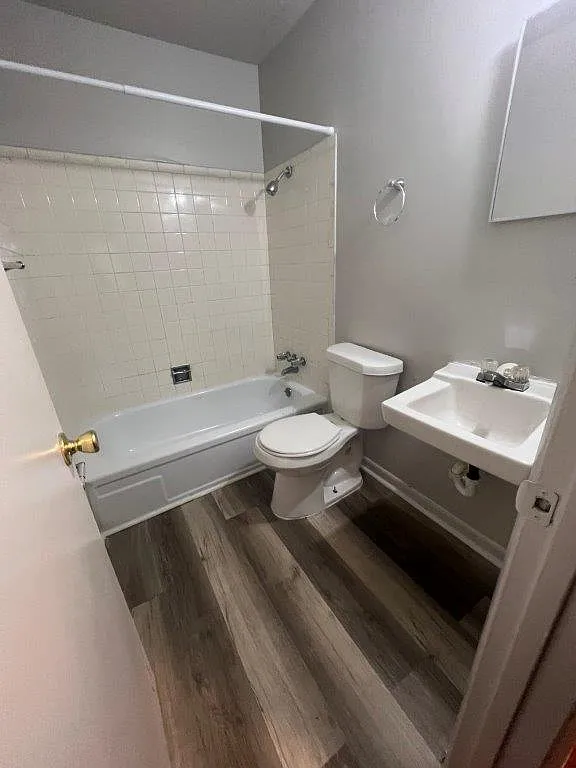2 bed, $750 — Photo 2