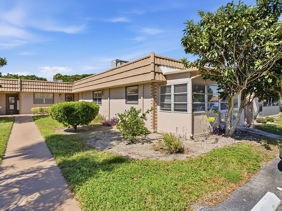 1st image of 226 Seville Boulevard