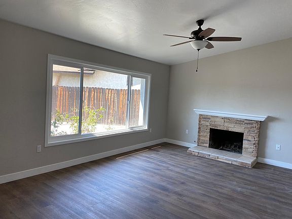 3rd image of 1125 Kern Pl