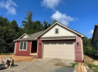 10 Loftin St, Weaverville, NC 28787