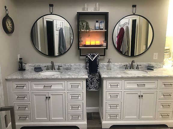 3rd image of 806 Willow Lk