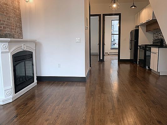 3rd image of 475 Lafayette Ave #2A