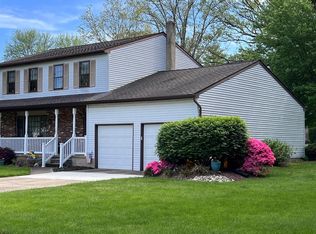 86 Robin Dr, Hamilton, NJ 08619