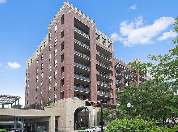 2nd image of 833 W 15th Pl Unit 815-W