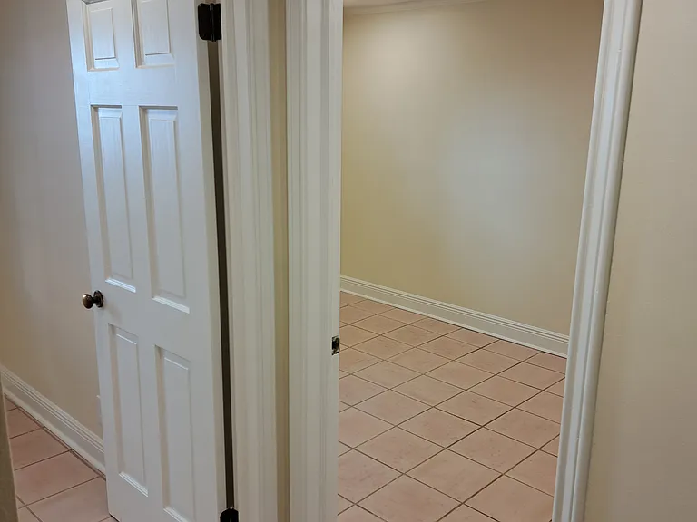 617 Dauphine St #9 — Photo 16