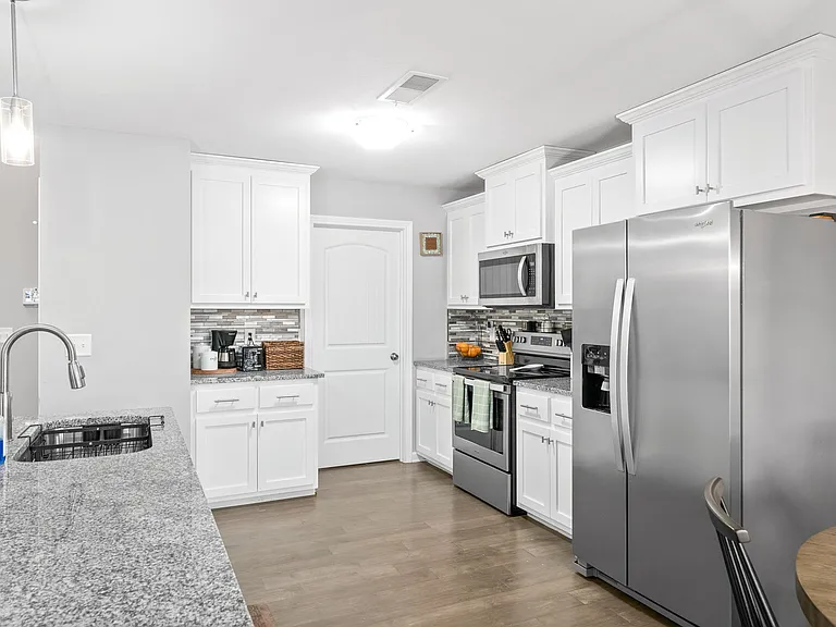 1225 Freedom Dr — Photo 13