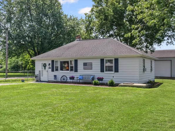 201 W Ash St, Bondville, IL 61815