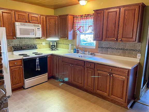 3rd image of 828 E Somo Ave #E