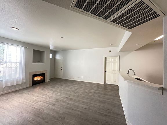 3rd image of 5855 Valley Dr Unit 1066