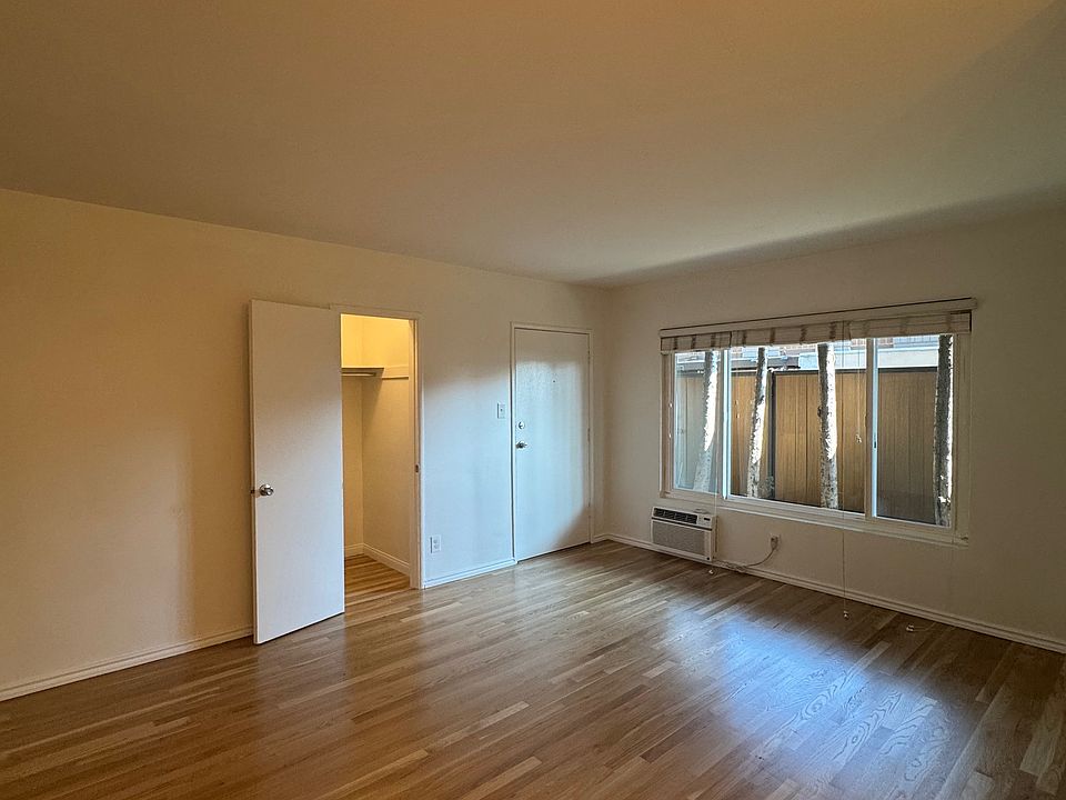 1st image of 1933 N Beachwood Dr #102