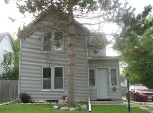 824 S 14th Ave, Freeport, IL 61032