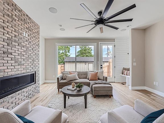 3rd image of 3918 N Mariposa