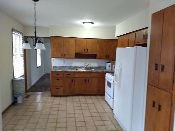 4th image of 2607 Stevens Ave