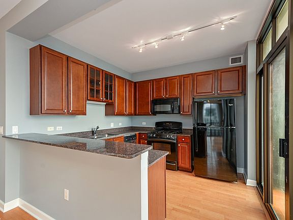4th image of 233 E 13th St APT 1509