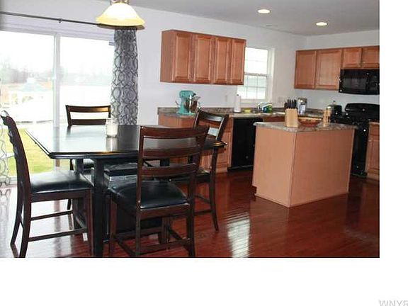 4th image of 49 Skylark Ln