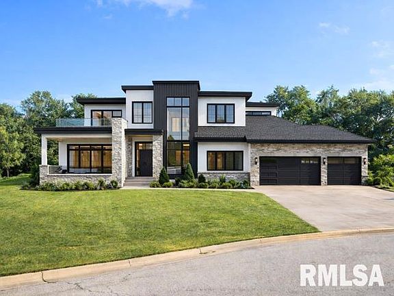 3rd image of 2203 W Augusta Dr