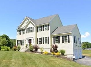 50 Elm St, Pepperell, MA 01463