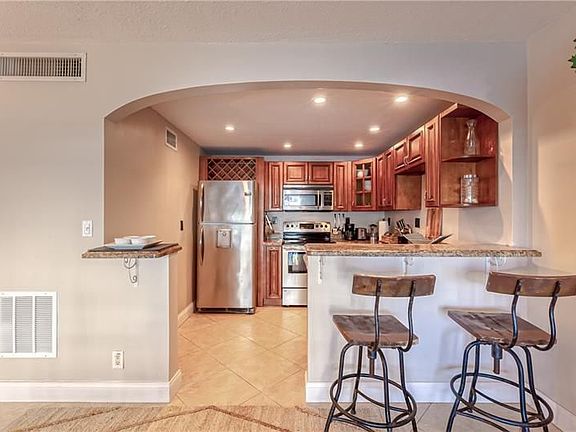 4th image of 2900 NE 30th St APT 1K
