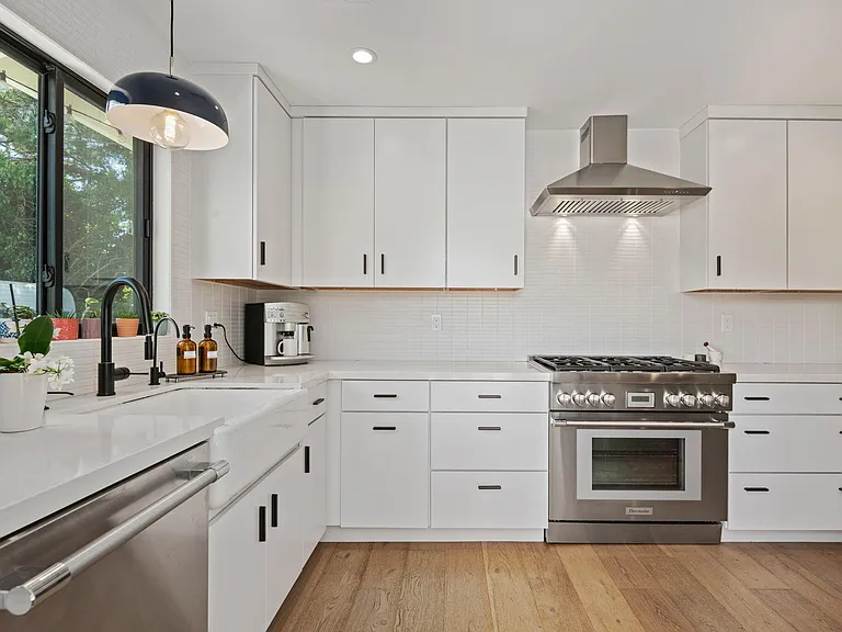 308 Cooper Rd — Photo 10