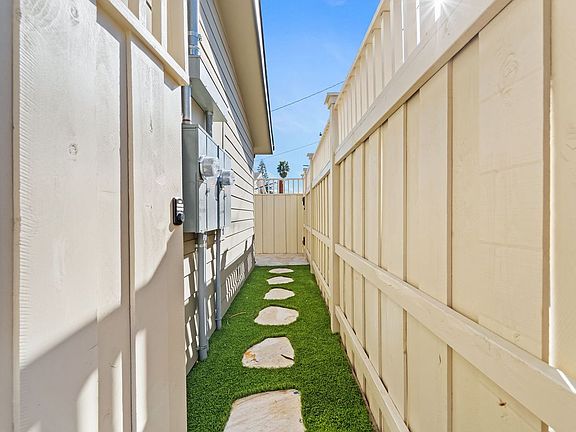 4th image of 4787 Panorama Dr APT 2