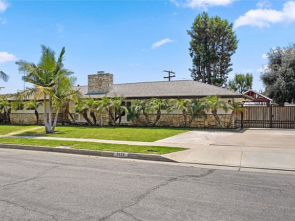 3rd image of 1020 La Serna Ave