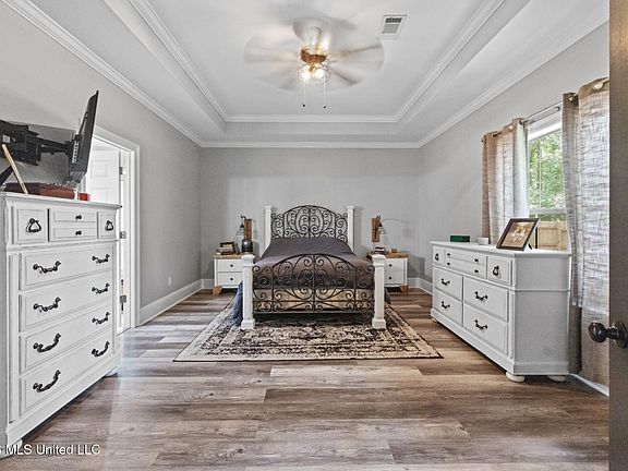 5th image of 17 Mayhaw Dr