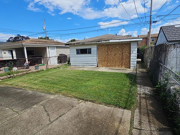 3rd image of 3628 W 69th St