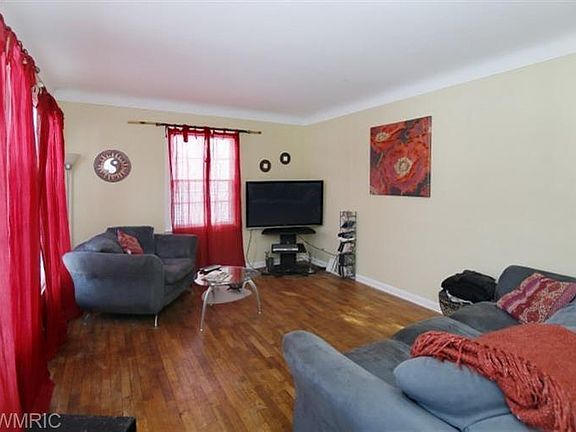4th image of 1313 Pinehurst Blvd