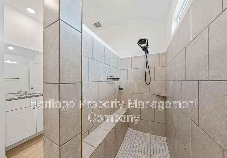 2700 Coral Valley — Photo 18