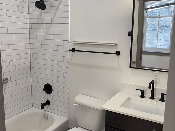 5th image of 1725 Elm St #17