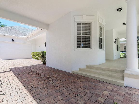 5th image of 105 Marlberry Cir