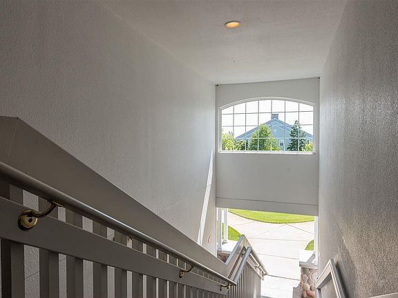 4th image of 739 W Barrington Cir #89