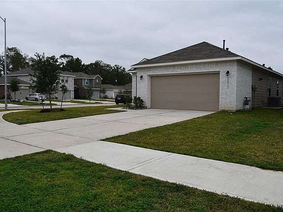 4th image of 24814 Winema Woods Ln